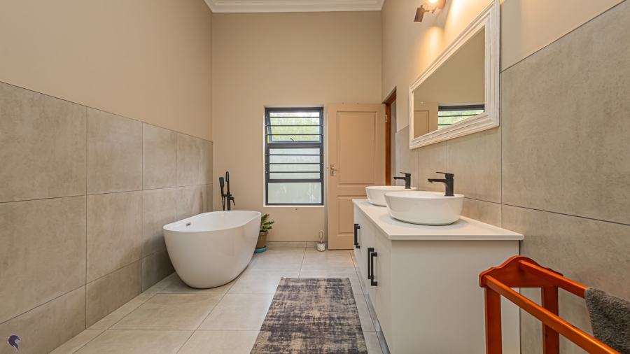 9 Bedroom Property for Sale in Long Acres Country Estate Western Cape